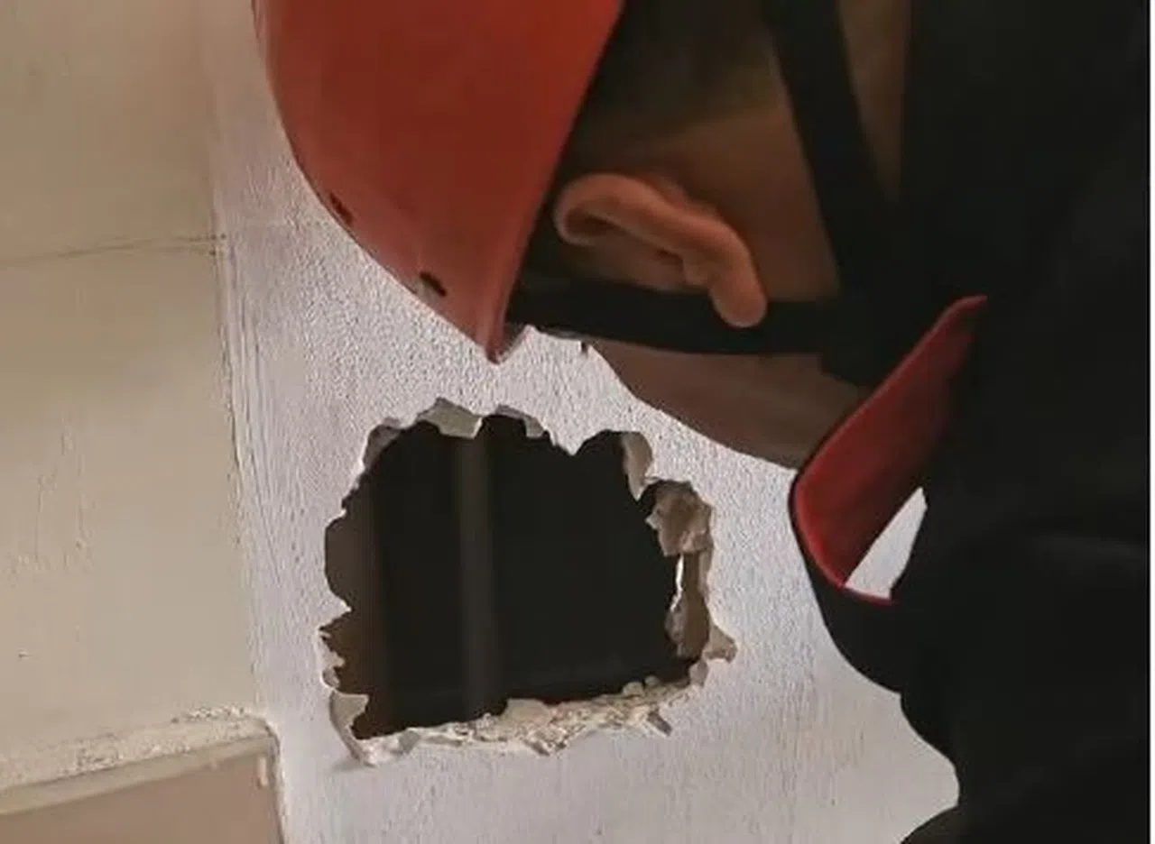 Havalandırma Boşluğuna Sıkışan Kedi İtfaiye Tarafından Kurtarıldı