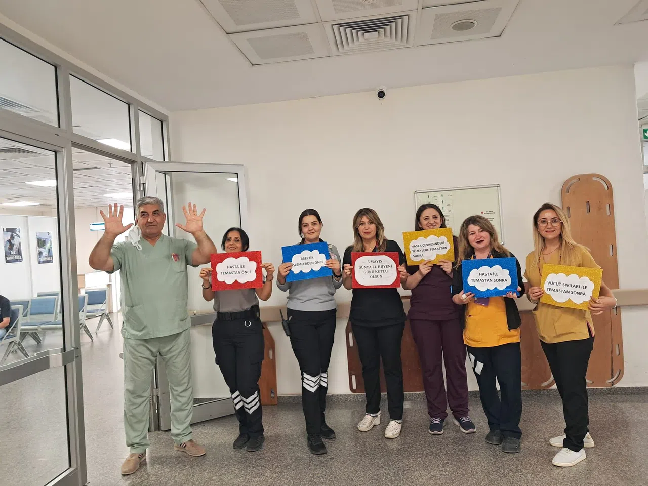 El Hijyenine Dikkat Çektiler