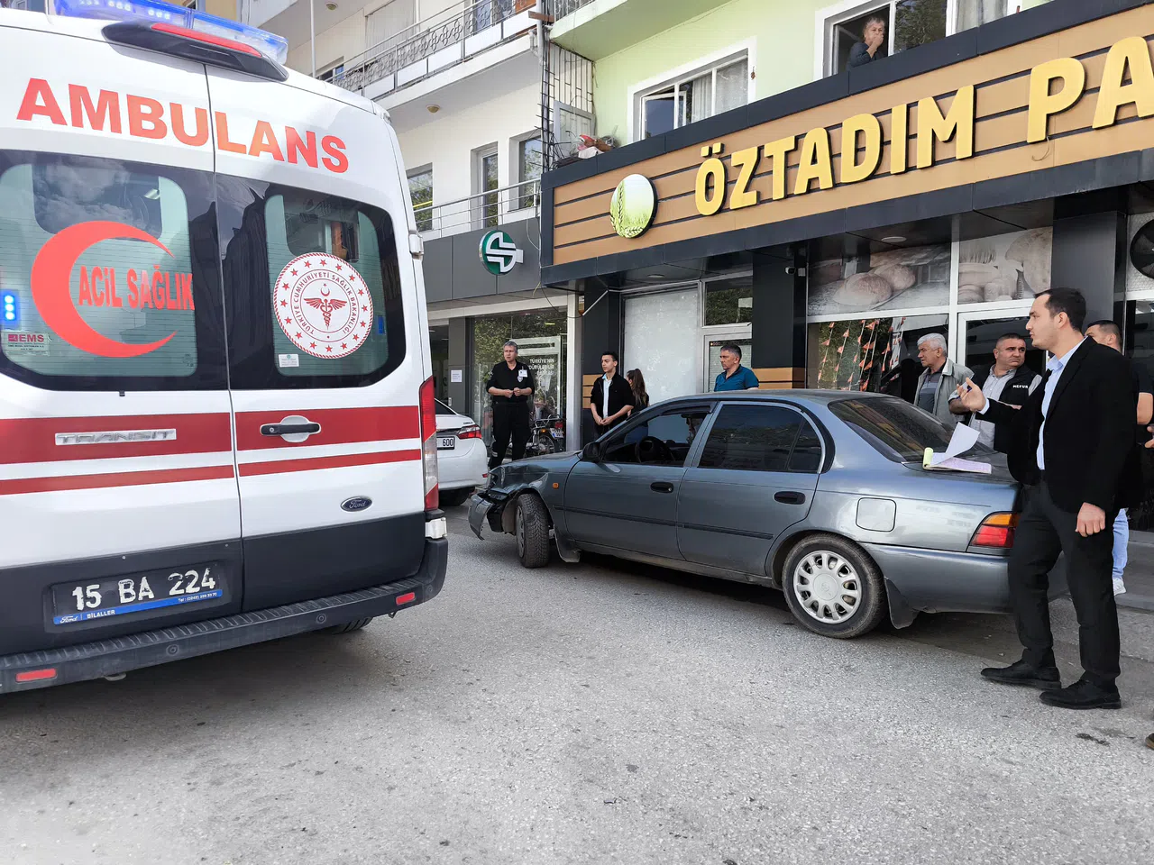 Elektrikli Motosiklet İle Otomobil Çarpıştı: 2 Yaralı