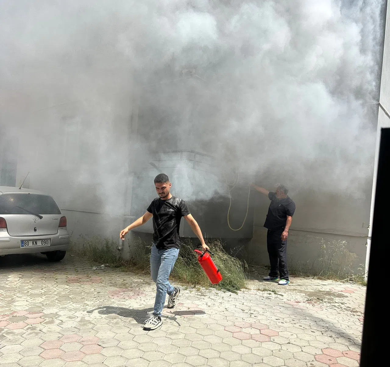 Evde Çıkan Yangın Paniğe Neden Oldu