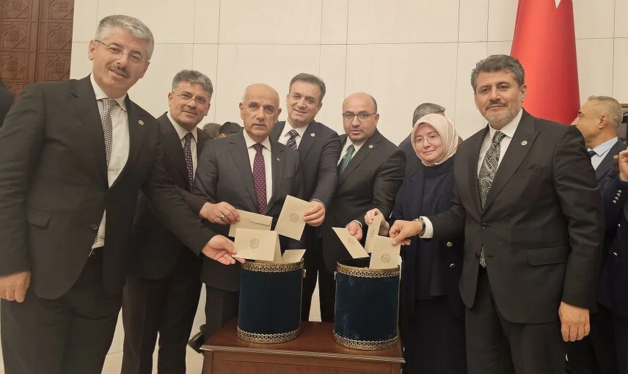 Ak Partili Vekillerden Birlik Mesajı