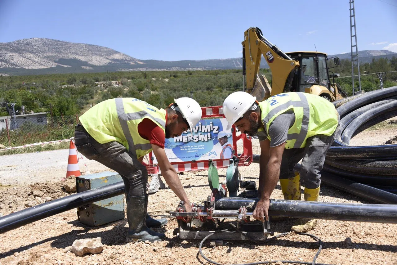 İçme Suyu Hattı Yenileme Çalışmalarını Sürdürüyor