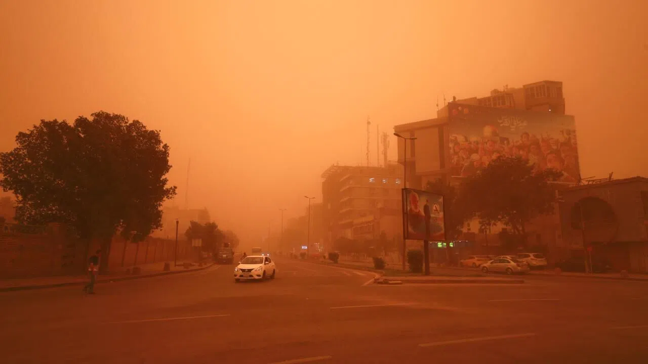 Irak’ı kum fırtınası vurdu