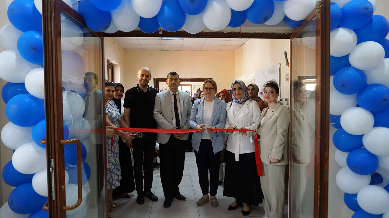 Gülsüm Hanım Gümüşer Tesisinde Renkli Sergi Açıldı