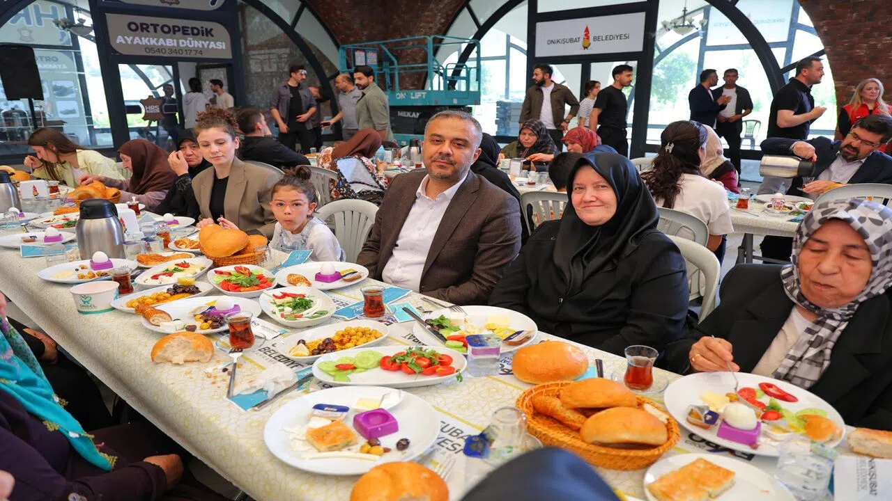 Kahramanmaraş’ta Şehit Annelerine Duygusal Anneler Günü Programı