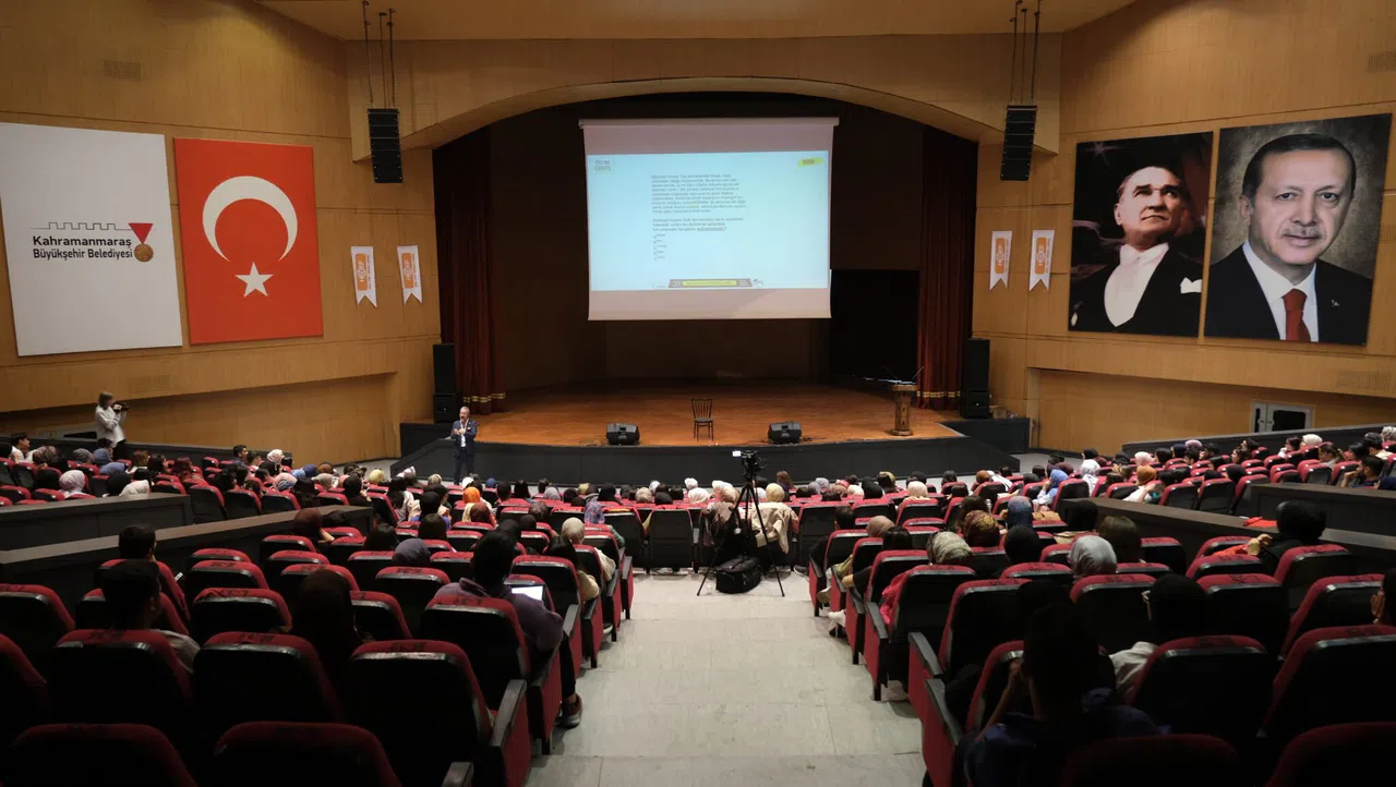 Onikişubat Belediyesi’nin Kazandıran Taktikler Kampı’na gençlerden yoğun ilgi