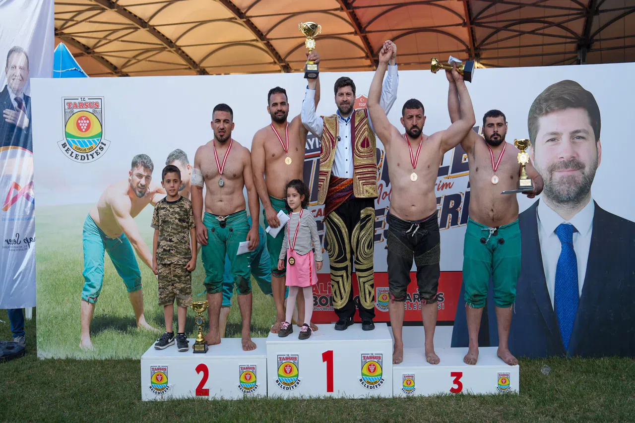 Karakucak Güreşleri 400 Sporcunun Katılımıyla Gerçekleştirildi