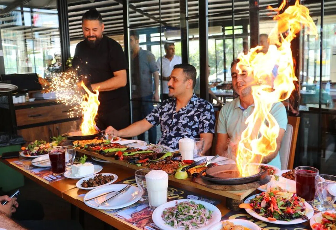 Kebap Konusunda Meydan Okuyanlara Resti Çekti