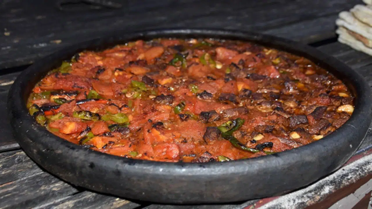 Kahramanmaraş’ın Efsanevi Lezzeti: Maraş Tavası