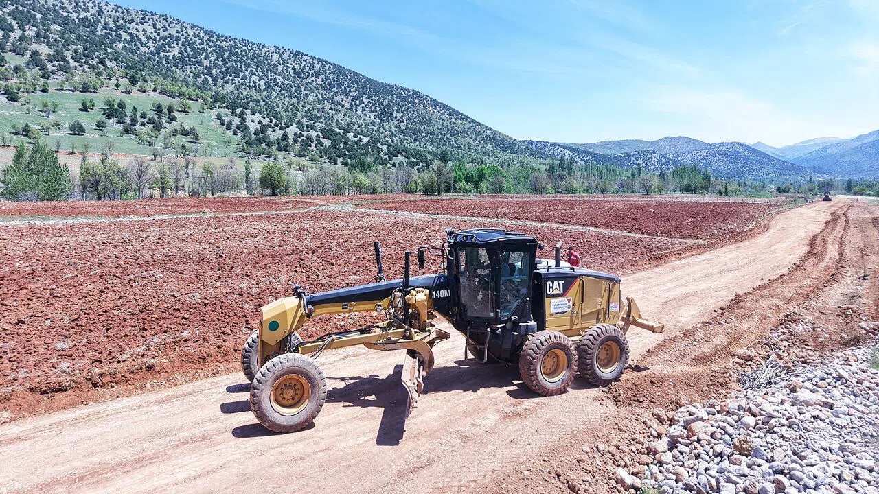 Kahramanmaraş’ta Köy Evlerine Giden Yol Yenileniyor