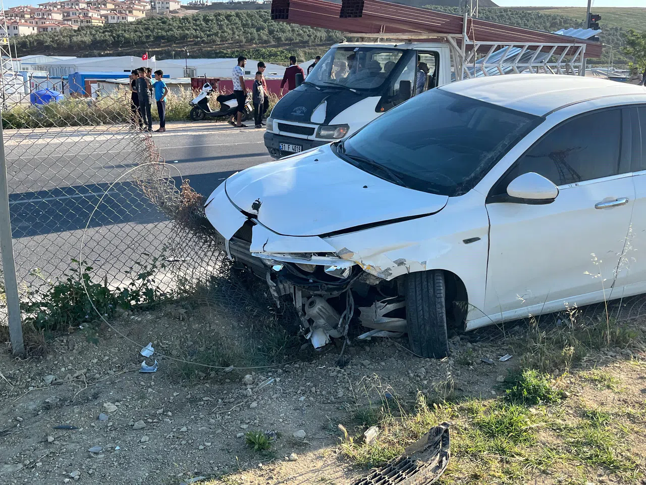 Otomobille Çarpışan Motosikletin Sürücüsü Yaralandı