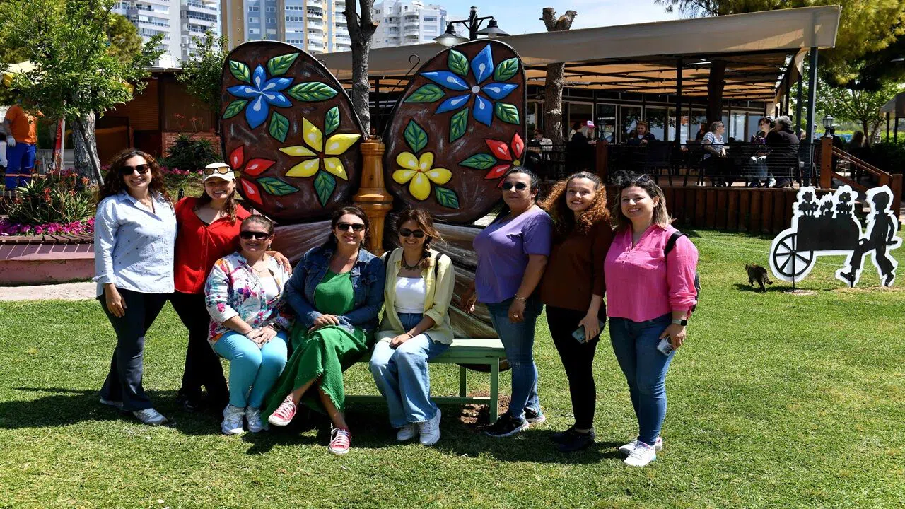 Renkli Emeği Çiçek Desenleri Günleri Başlıyor