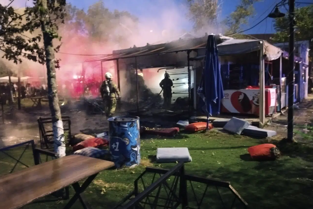 Silivri’de kafe alevlere teslim oldu