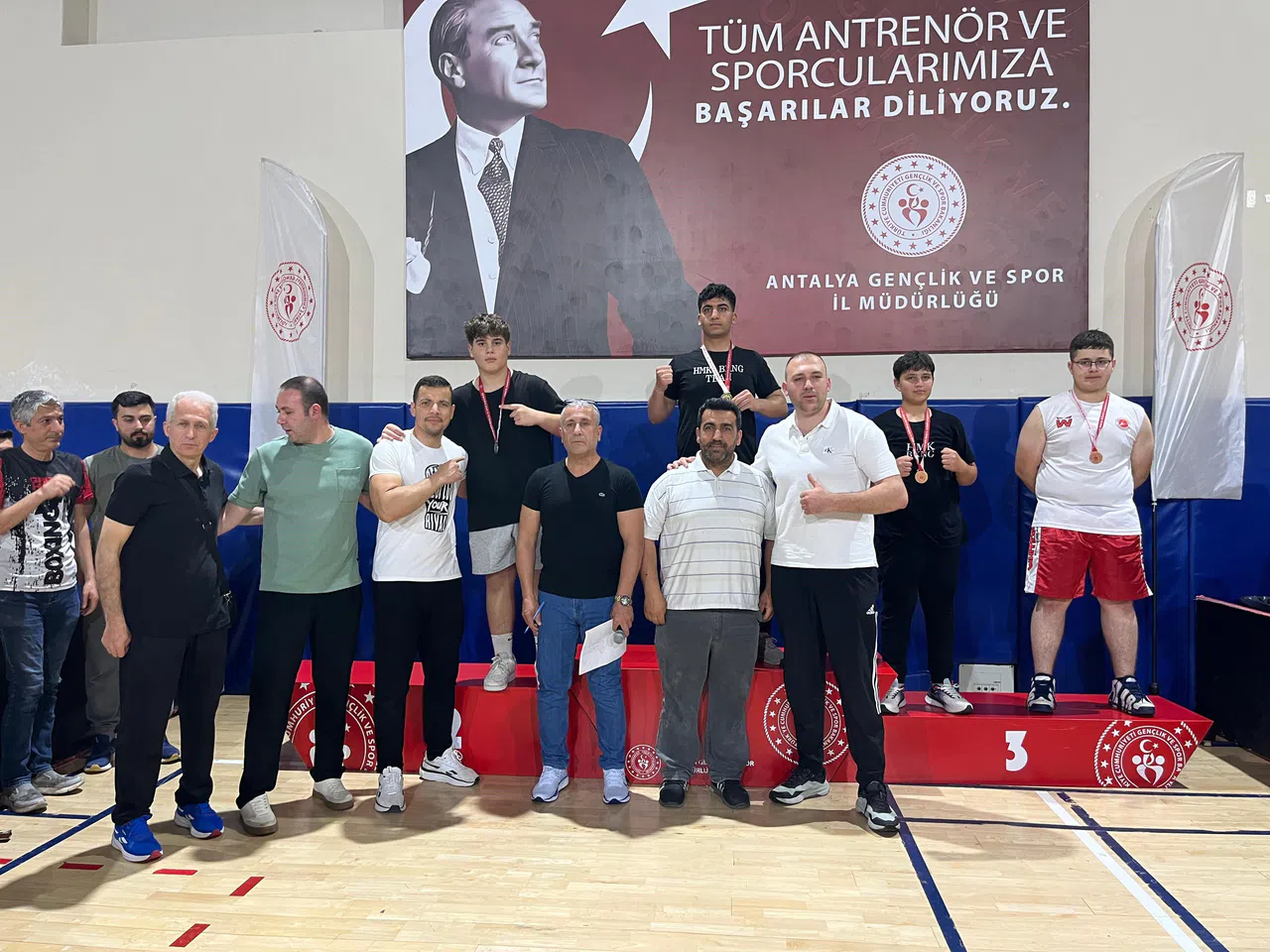 Sporculardan Kick Boks Turnuvasında Madalya Yağmuru