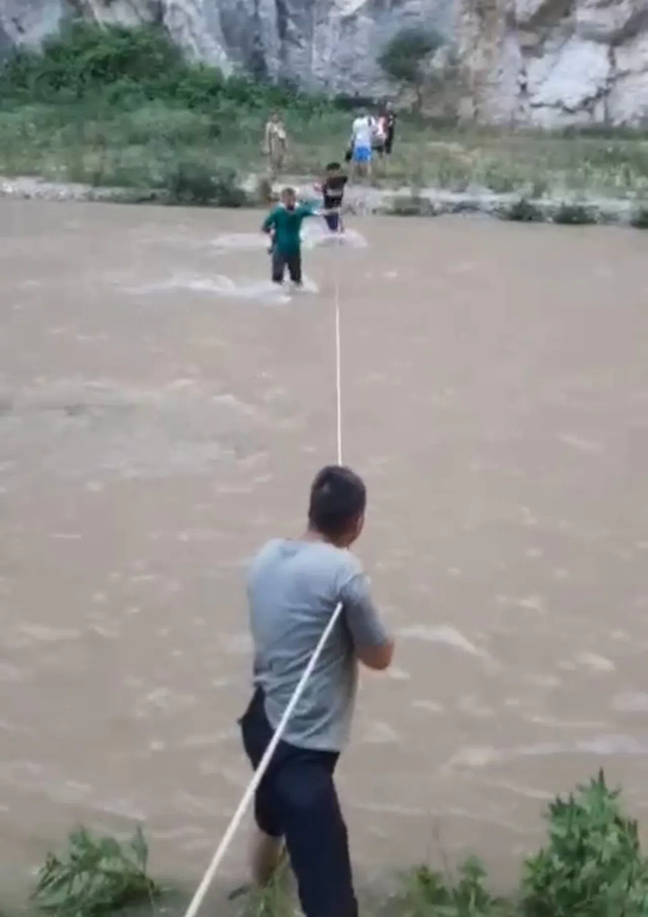 Su Seviyesi Yükselince Kanyonda Mahsur Kalan 35 Vatandaş Kurtarıldı