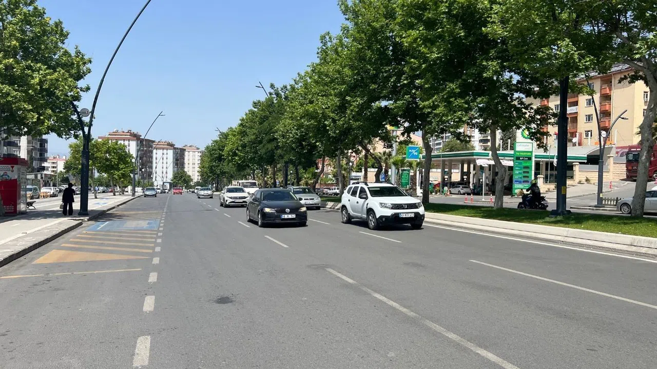 Kahramanmaraş’ta Burası Bulvar Mı Yarış Pisti Mi?