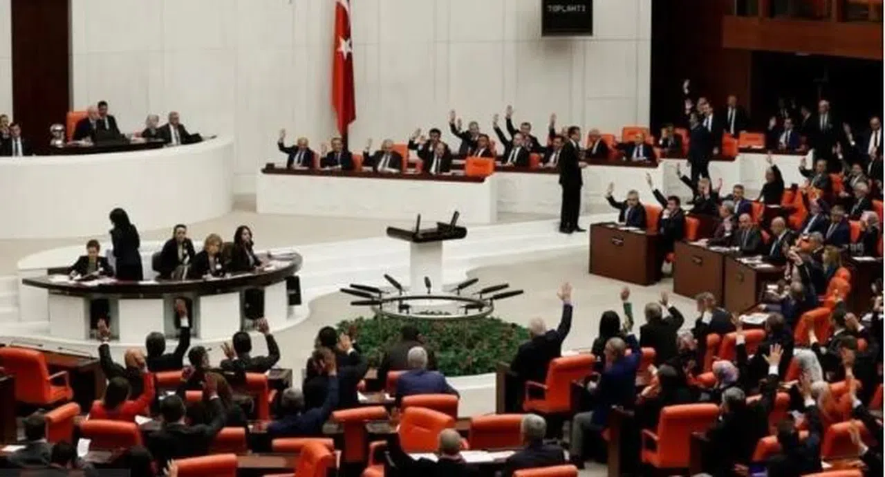 Yeni teklif sunuldu... Türkiye Kamu-Sen, Kamu Görevlileri Hakem Kurulu’ndan çekildi!