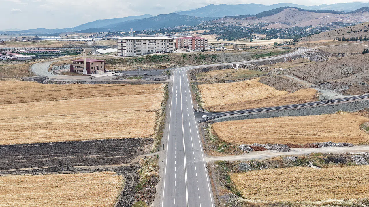 Türkoğlu’na 11 Milyon TL’lik Dev Asfalt Yatırımı