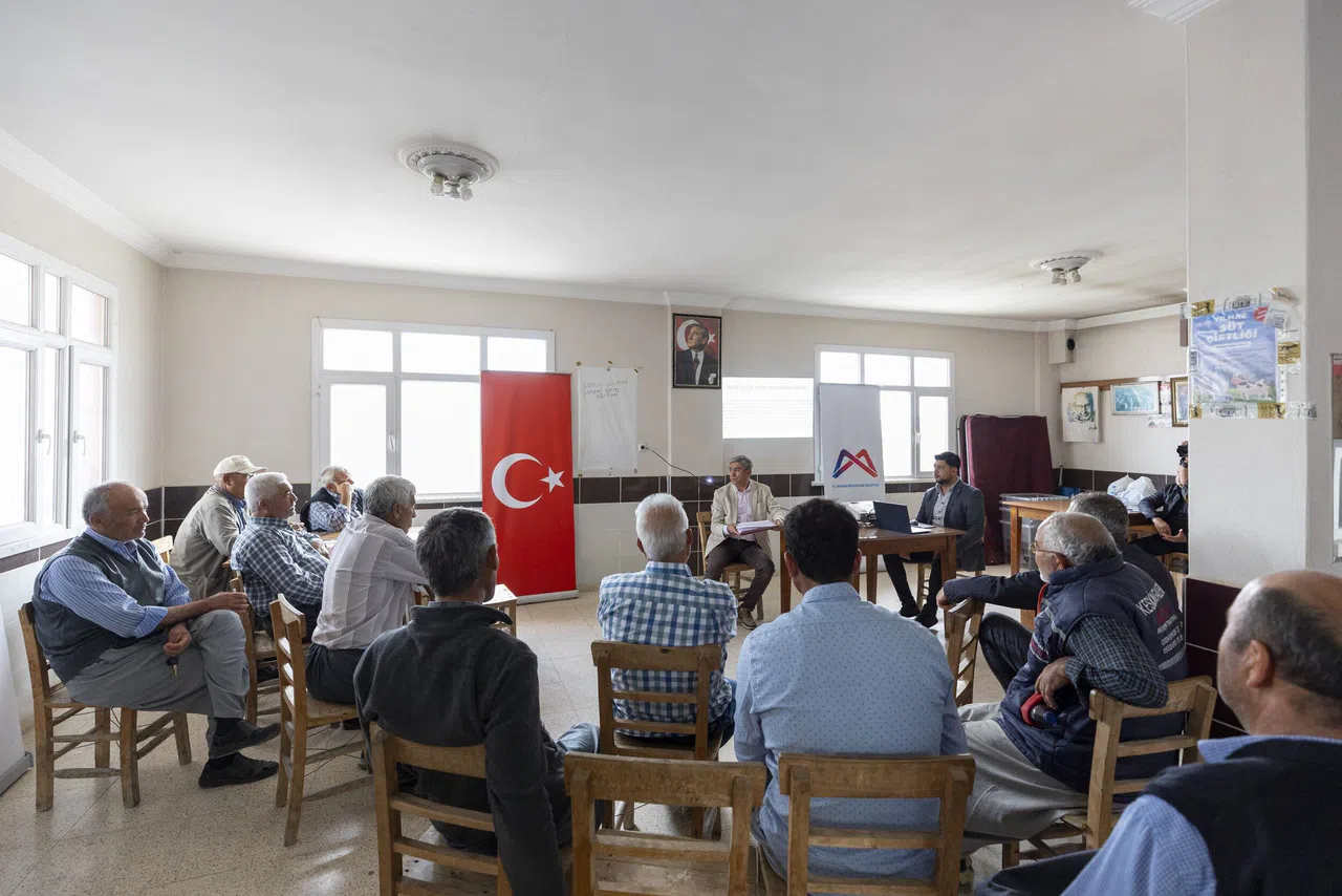 Üreticilere Damlama Sulama Sistemi Anlatılıyor