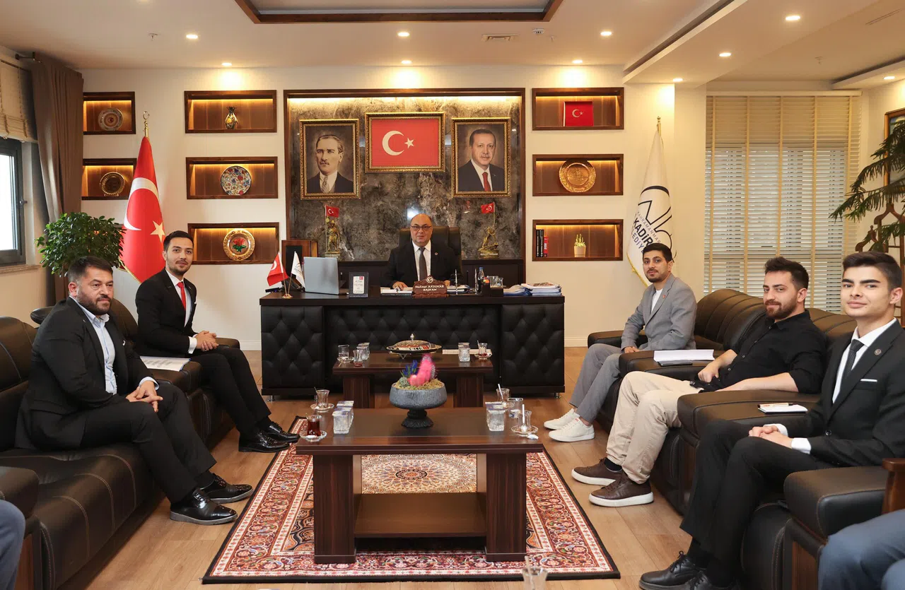 YRP Gençlik Kolları’ndan Başkan Akpınar’a Ziyaret