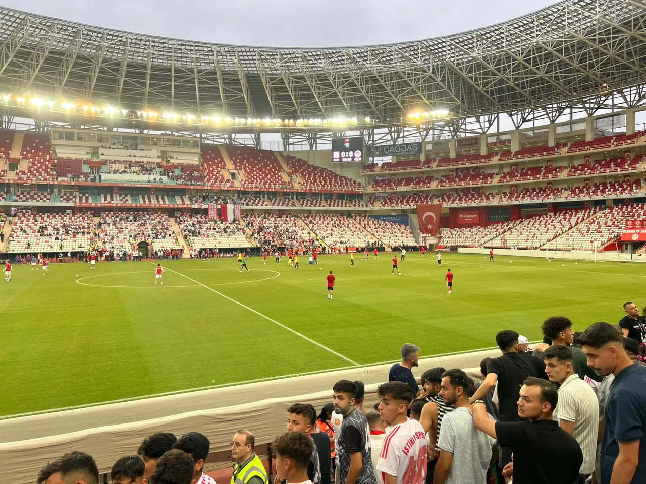 İstiklalspor ve Ayvalıkgücü İlk Yarıda Yenişemedi: 1-1