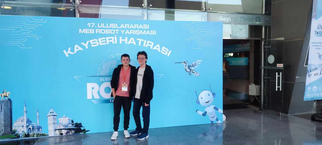 Kahramanmaraşlı Robot Ekibinden Türkiye Dördüncülüğü!
