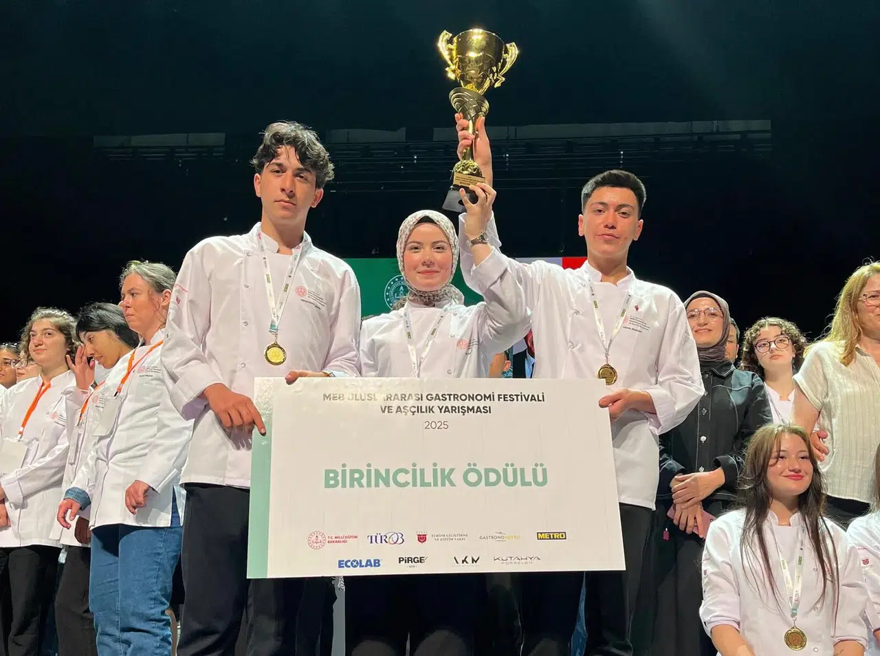 Kahramanmaraşlı Öğrenciler Aşçılıkta Türkiye Birincisi Oldu