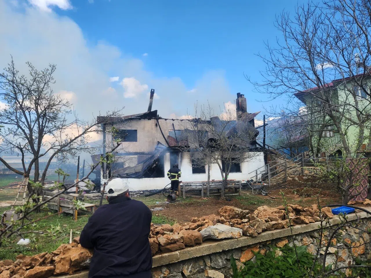 Yanan Ev Kullanılmaz Hale Geldi