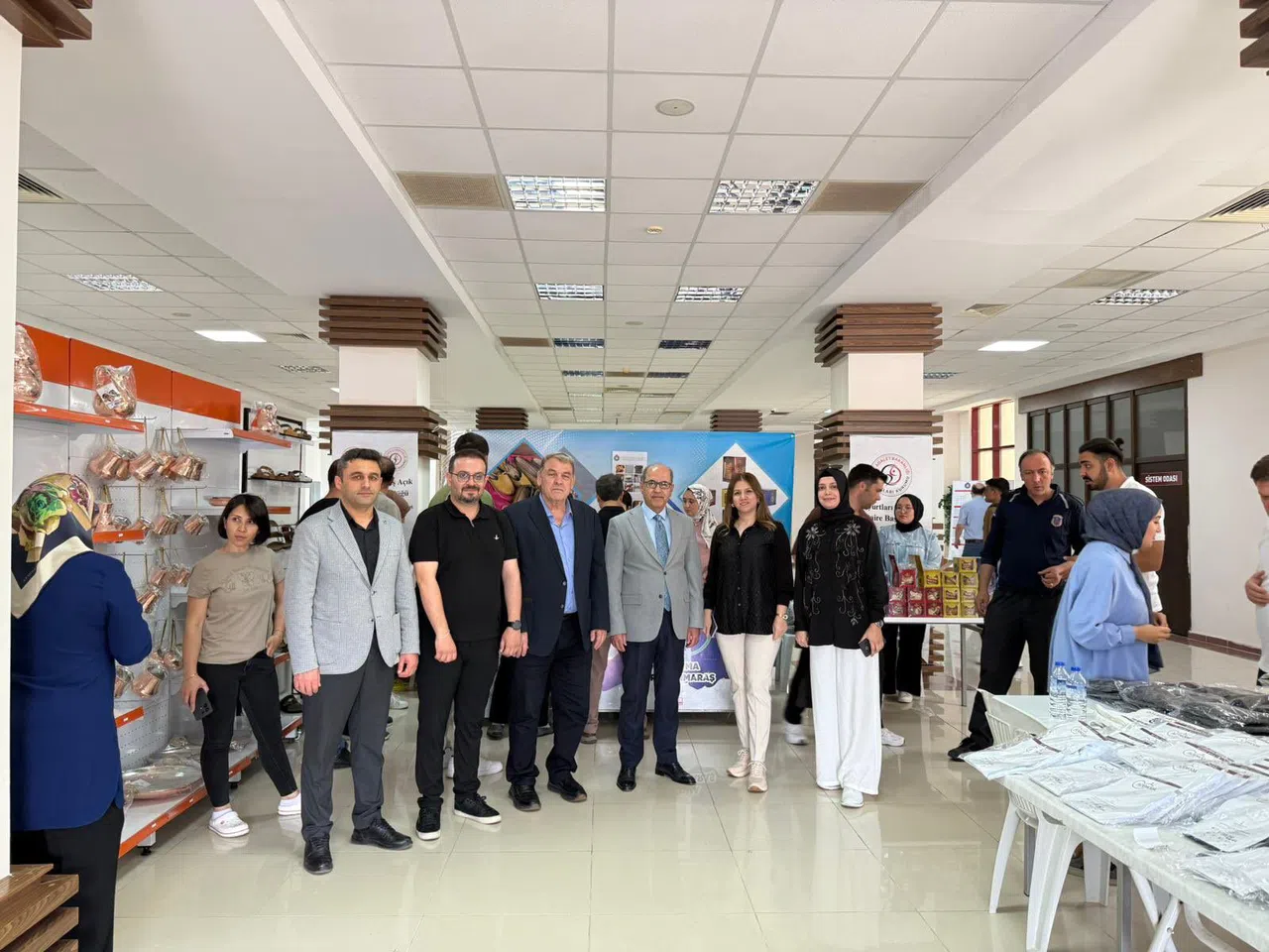 KSÜ Rektör Yardımcılarından Ceza İnfaz Kurumu Ürünleri Standına Ziyaret