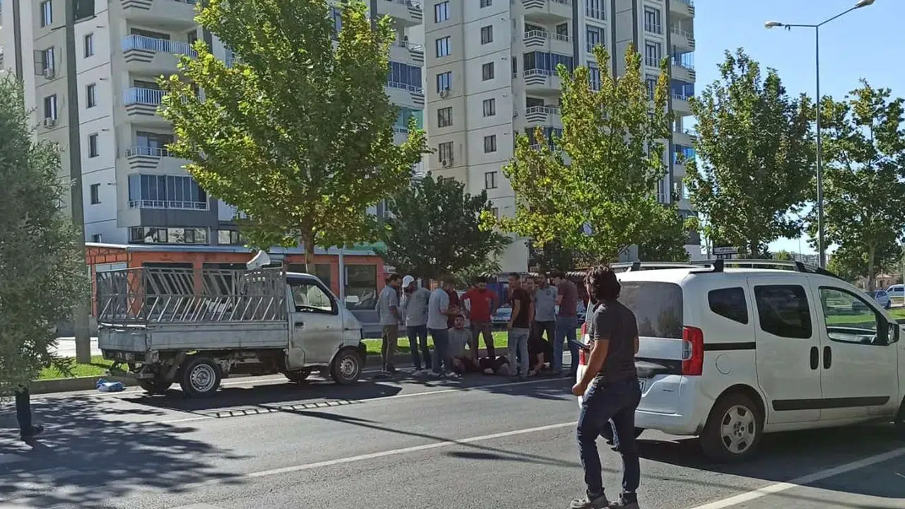 Yolun Karşısına Geçmeye Çalışan Yaşlı Kadına Kamyon Çarptı