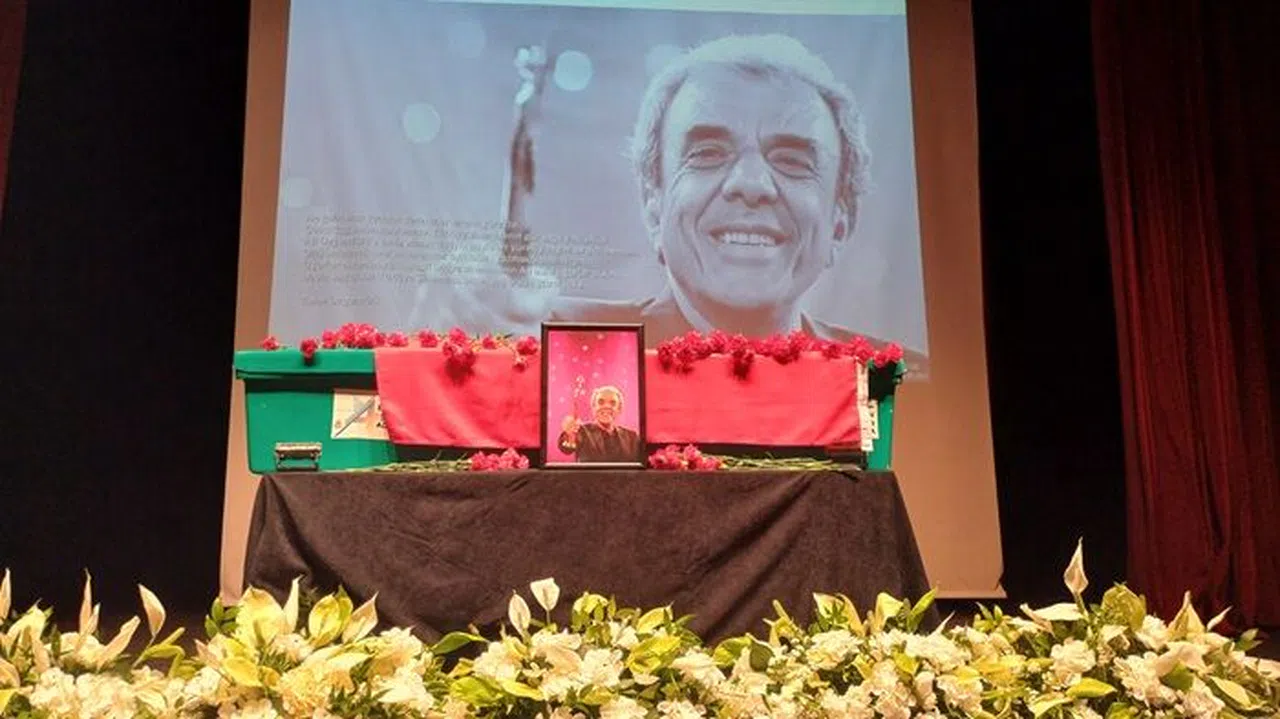 Yönetmen Ali Özgentürk Son Yolculuğuna Uğurlandı