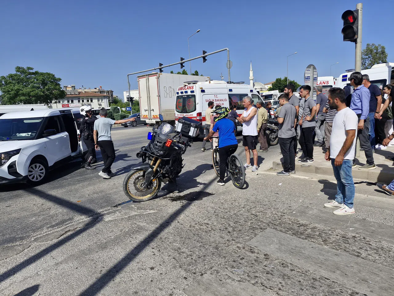 Yunus Polis Ekibinin Karıştığı Kazada 1 Polis Memuru Yaralandı
