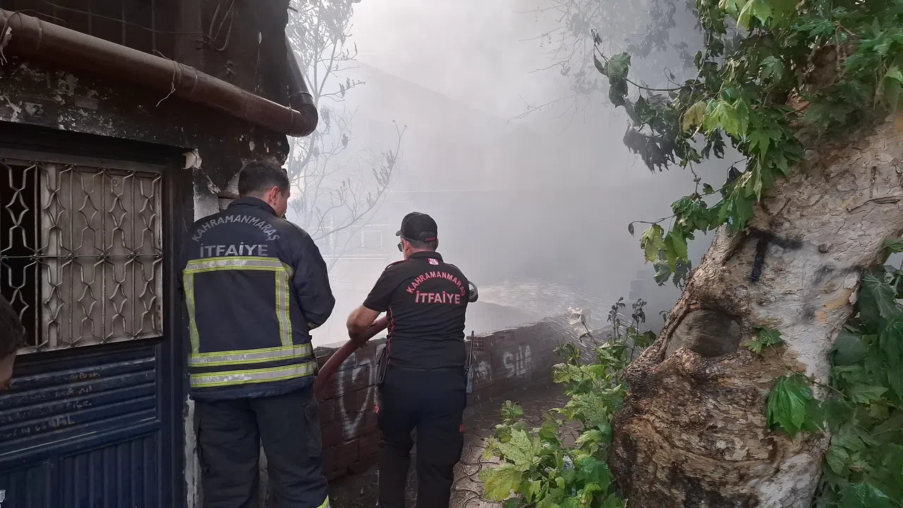 Kahramanmaraş’ta Boş Arazide Yangın Paniği