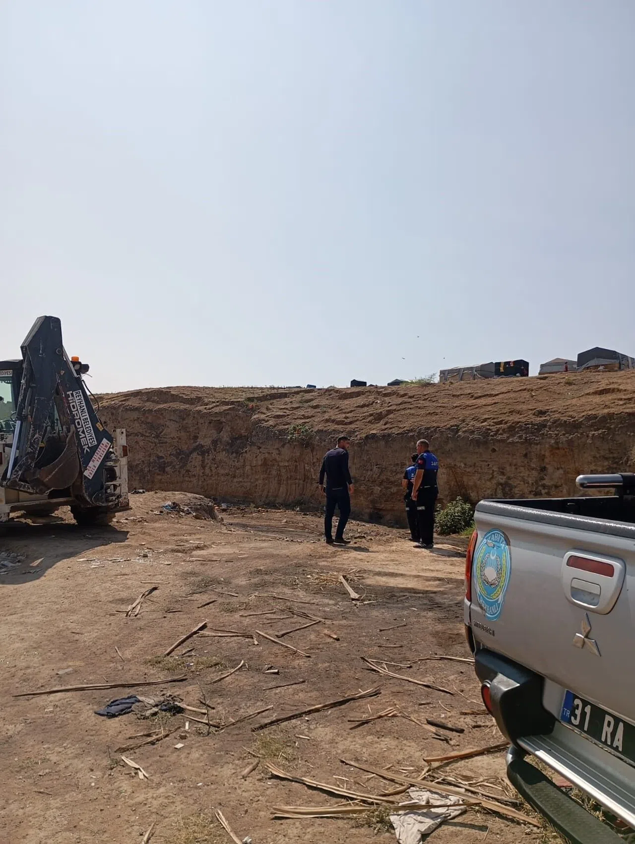 Açık Alana Bırakılan Kurban Atıkları Temizlendi