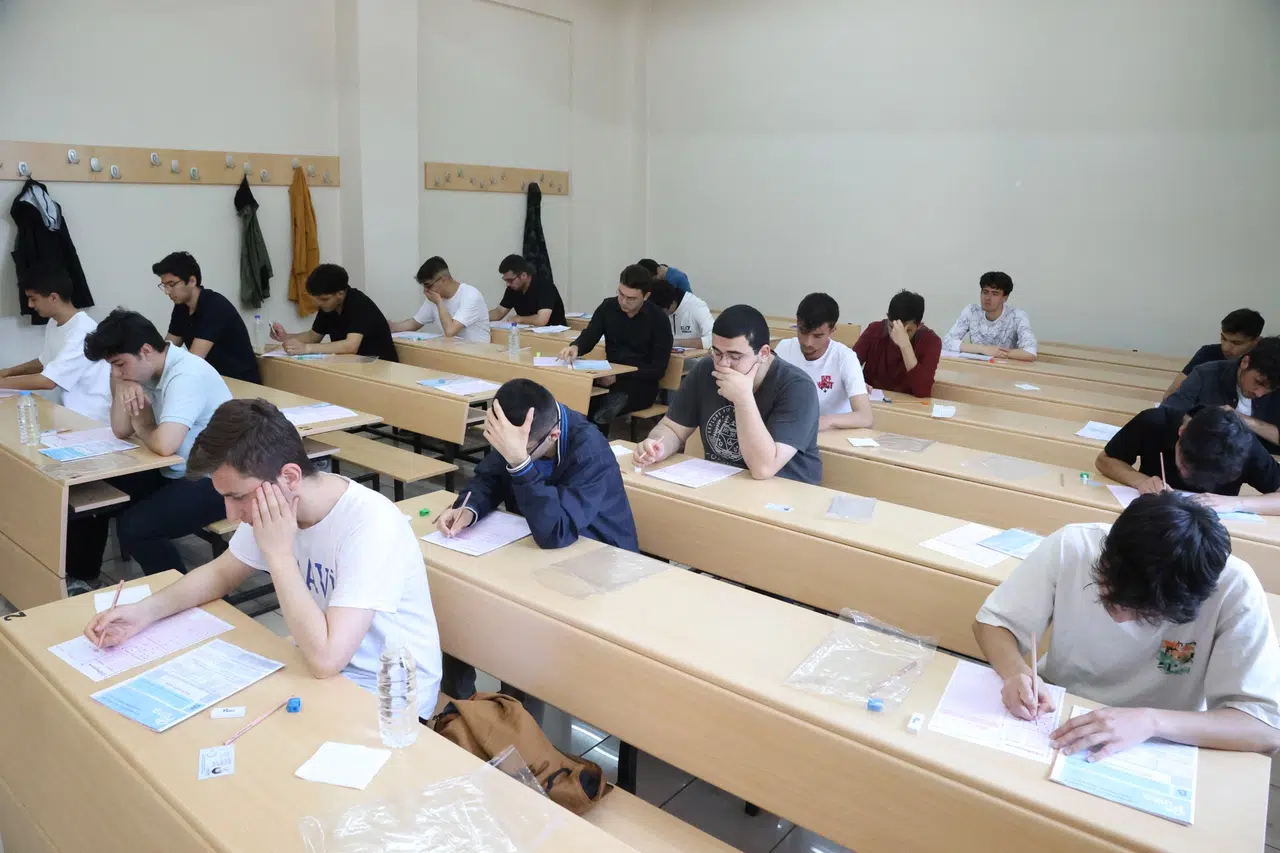 2025 YKS sınavları tamamlandı... 2,5 milyon öğrenci ter döktü