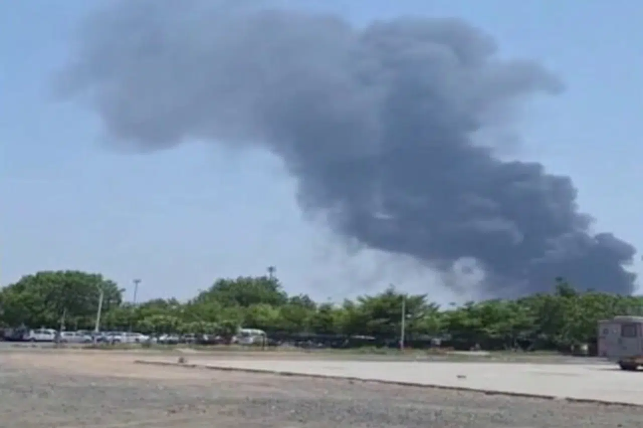 242 yolculu Hindistan uçağı kaza yaptı