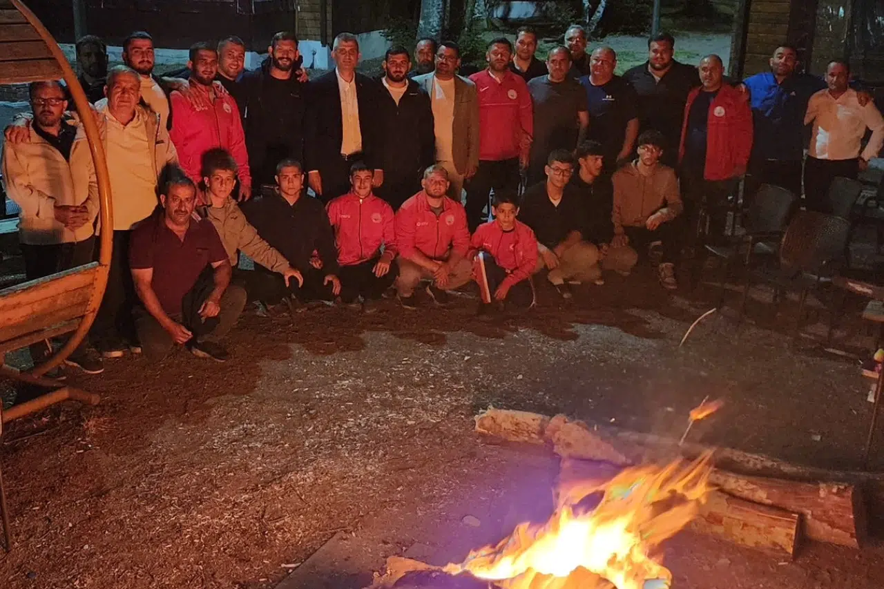 Başkan Sezer’den Kırkpınar pehlivanlarına moral ziyareti