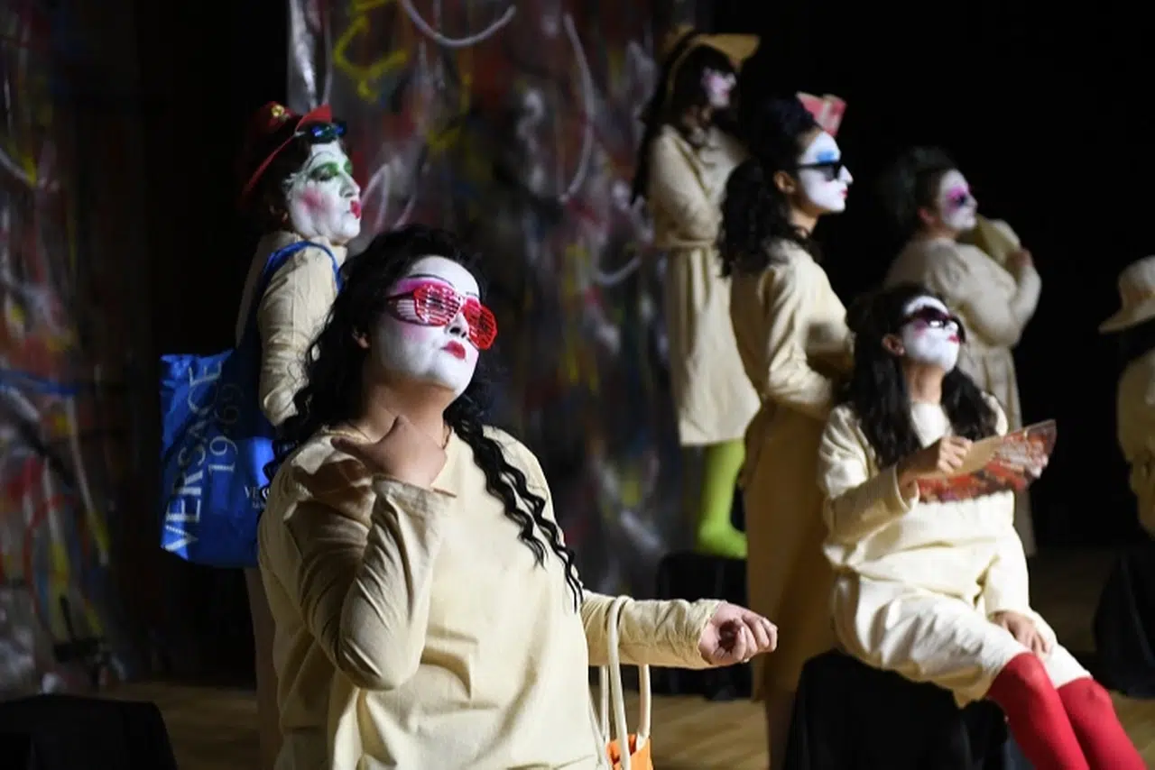 ‘Hiç Kimsenin Hikayesi’ oyunu Bursa Osmangazi’de sahnelendi