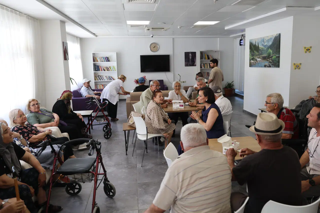 Karabağlar'da Başkan Kınay’dan 'huzurlu' ziyaret