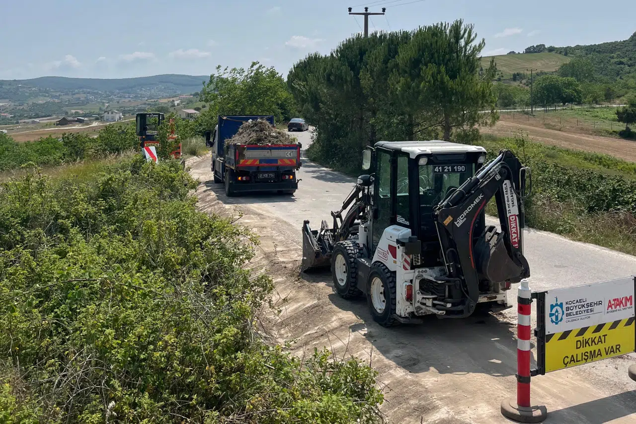 Kocaeli'de Kandıra ve Kartepe’de V kanal temizliği;