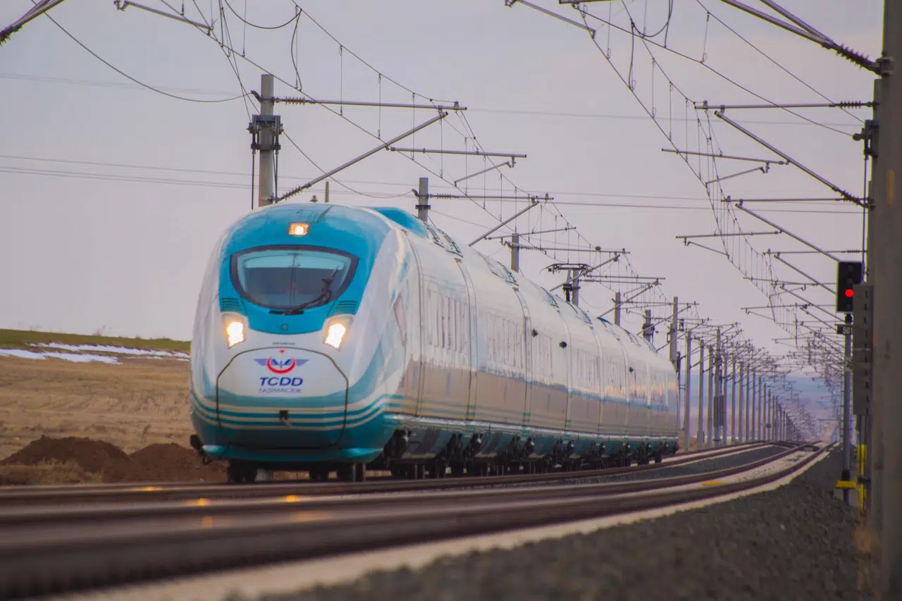 Raylarda 8 milyon kişi daha 'yüksek hıza' kavuşacak