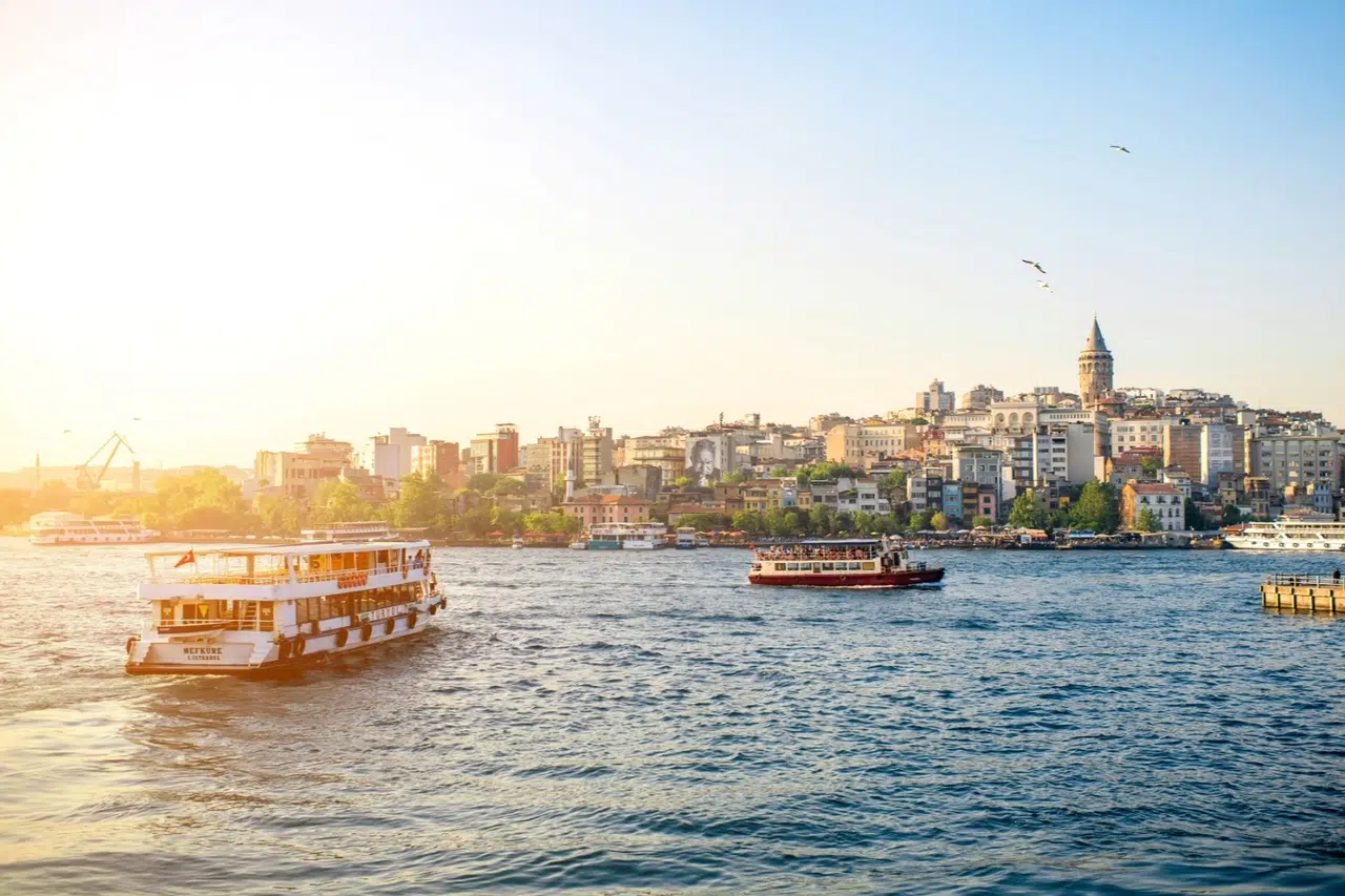 Sıcaklık mevsim normallerinde, rüzgar yer yer kuvvetli!