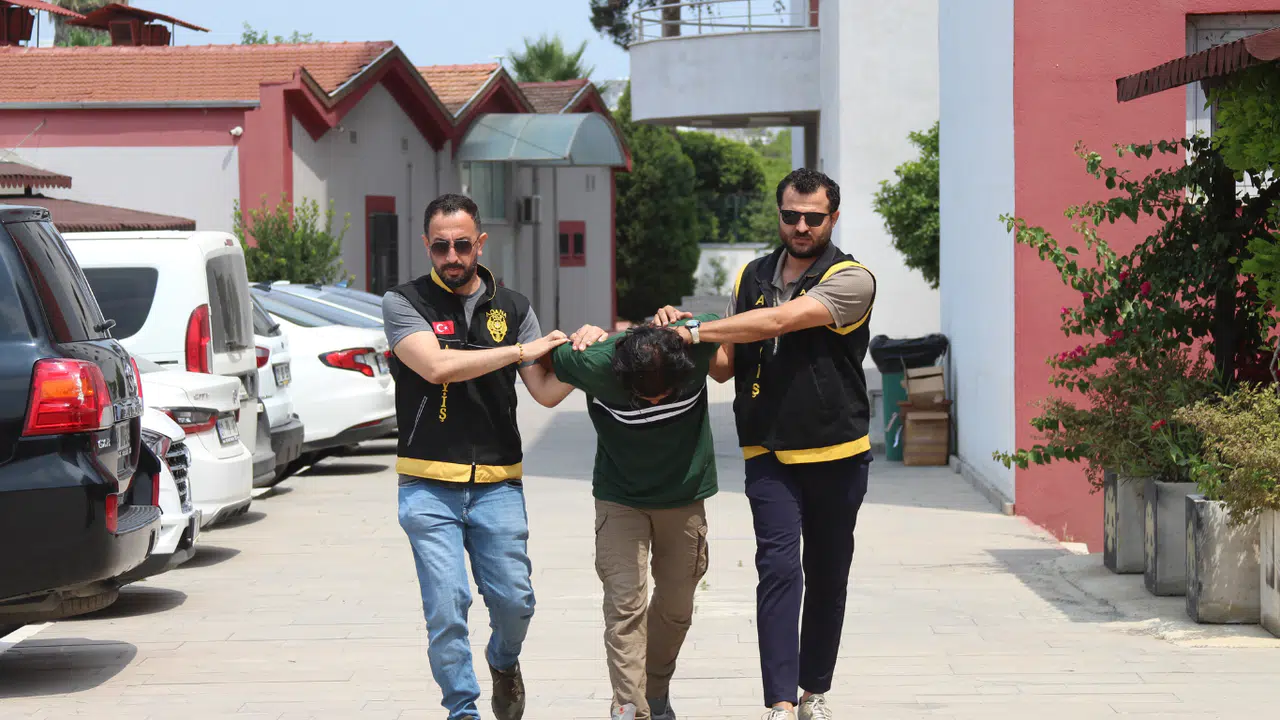 Adli Kontrolle Serbest Kalmıştı, Yeni Görüntüleri Çıktı: Yaşlı Adamı Da Sopayla Dövmüş