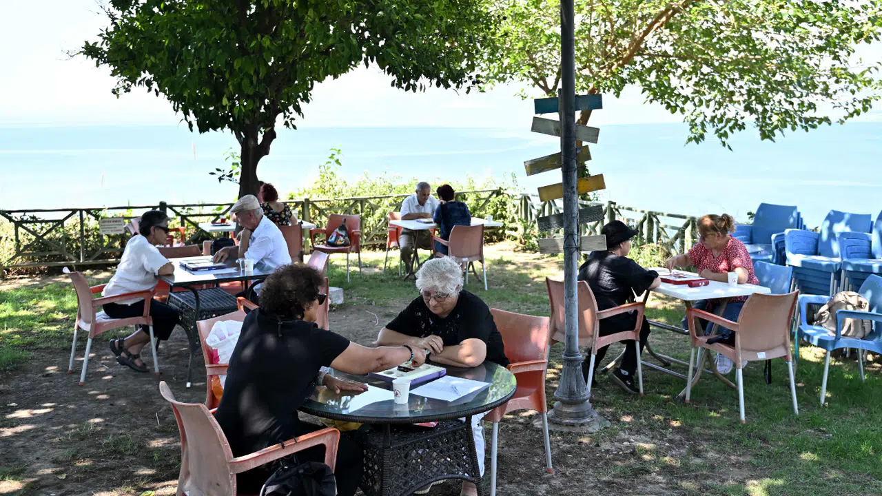 Kıdemli Kent Sakinleri Mangalada Kapıştı
