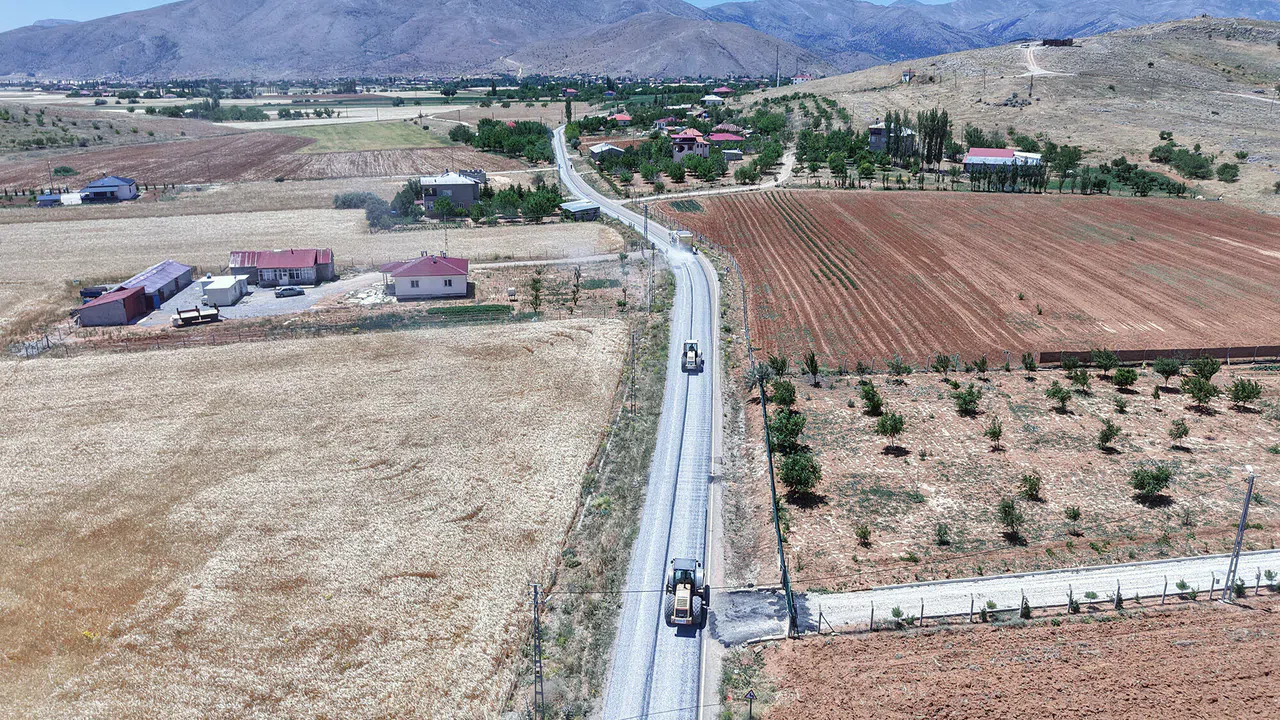 Afşin Kırsalında Ulaşım Rahatlıyor; Altunelma – Arıtaş Yolu Yenilendi