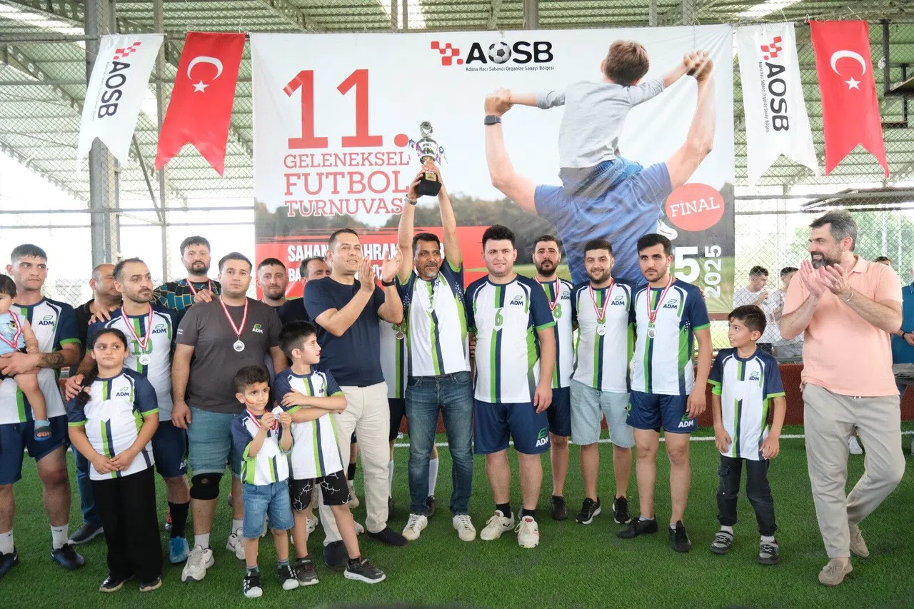 AOSB 11’inci Futbol Turnuvasının Şampiyonasında Dereceye Girenlere Ödülleri Verildi