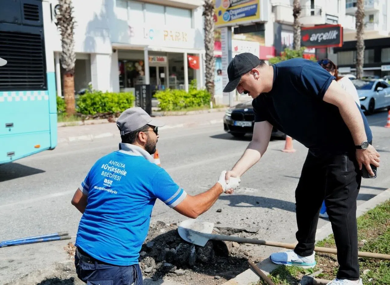 Başkan Kotan Hem Denetledi Hem De Bayramlaştı