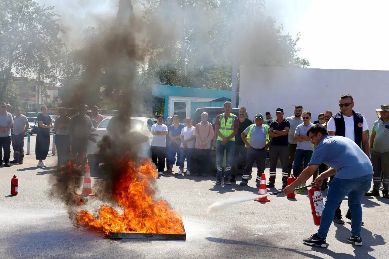 Belediye Personeline Uygulamalı Yangın Eğitimi
