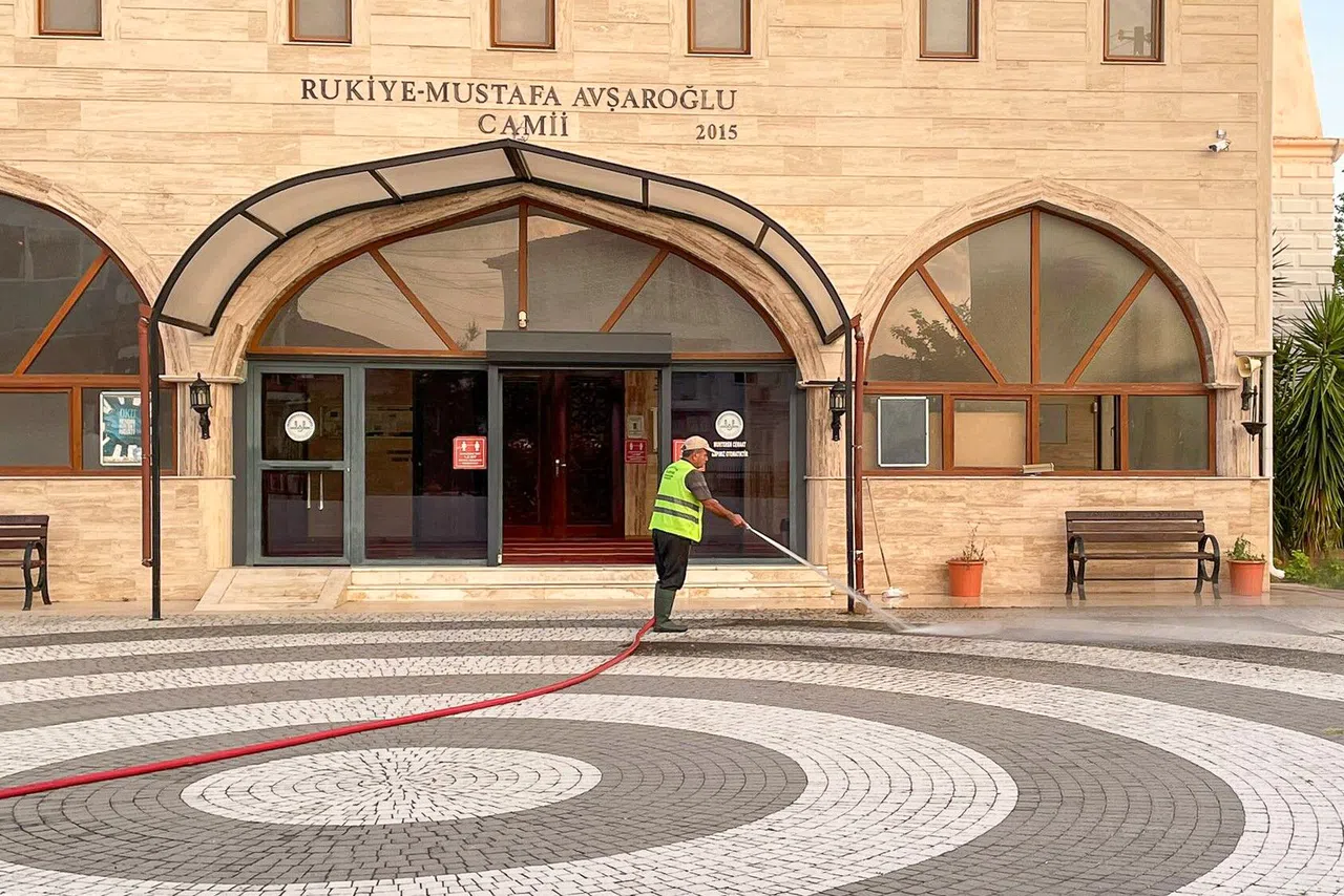 Belediye’den Bayram Öncesi Cami Temizliği