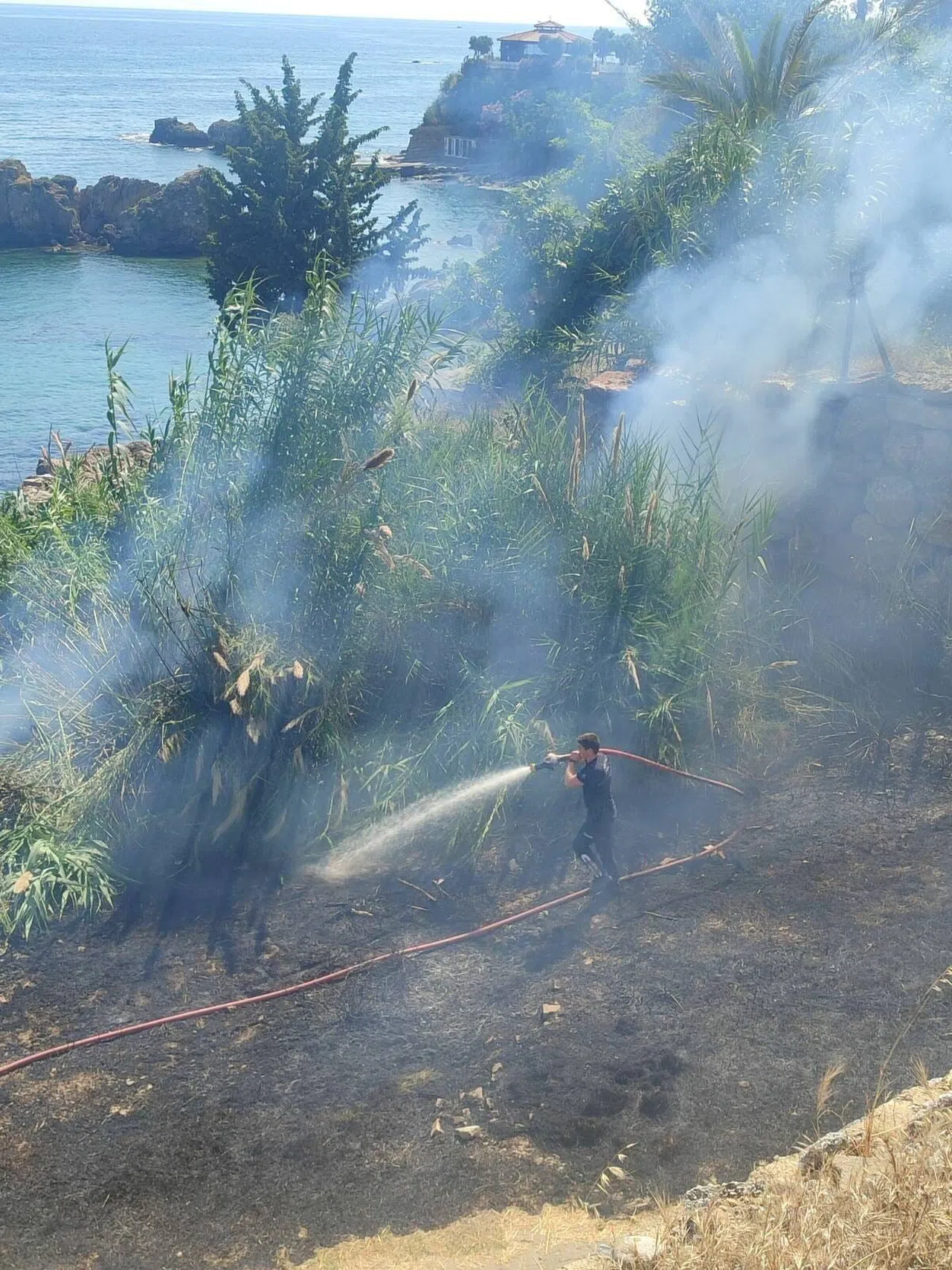 Çalılık Alandaki Yangında 1 Dönümlük Alan Zarar Gördü